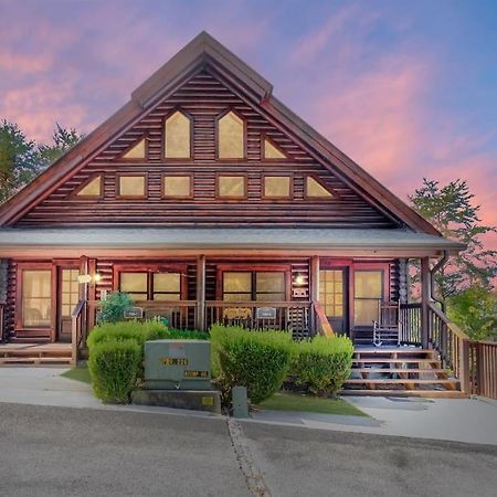 2 Miles From Dollywood Family Resort With Seasonal Outdoor Swimming Pool, Year Around Heated Indoor Swimming Pool, Townhome Style Cabin, Private Hot Tub, Arcade, Tv, Wifi, Kitchen With Refrigerator, Washer And Dryer 鸽子谷 外观 照片